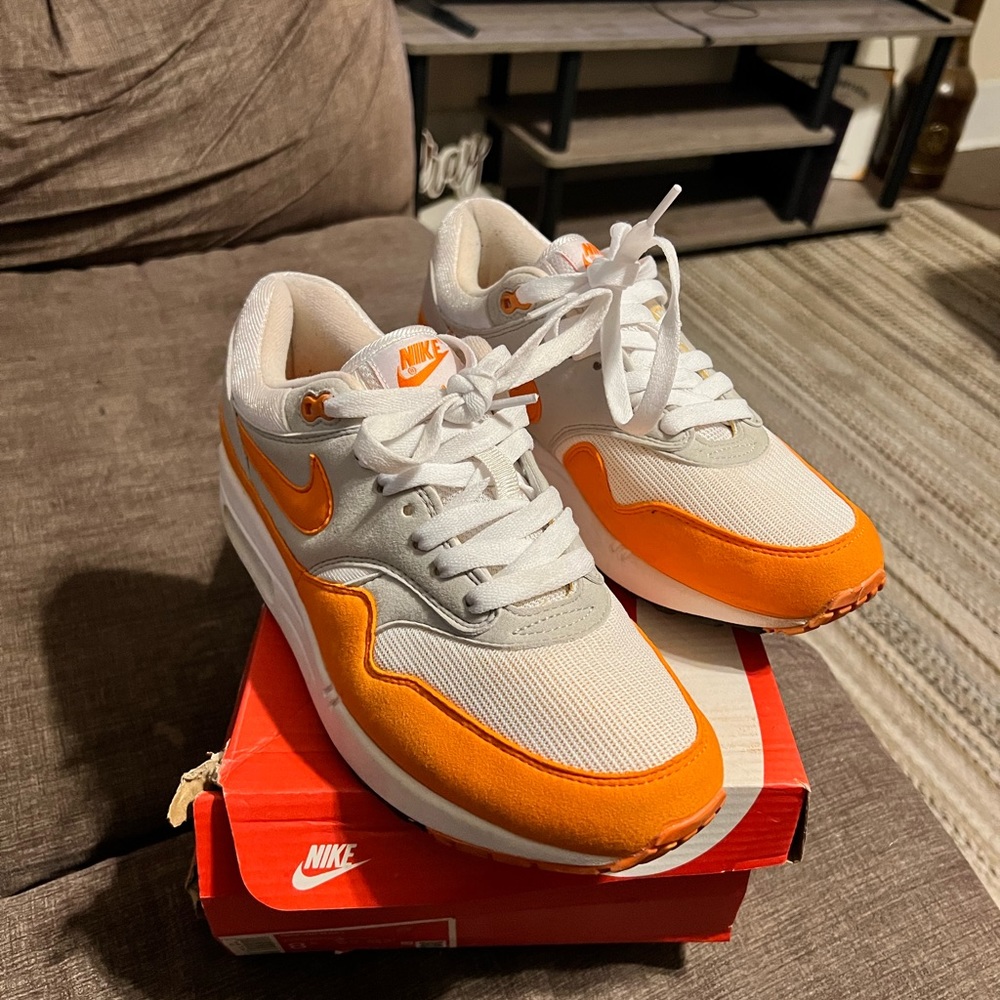 Nike AirMax 1 orange